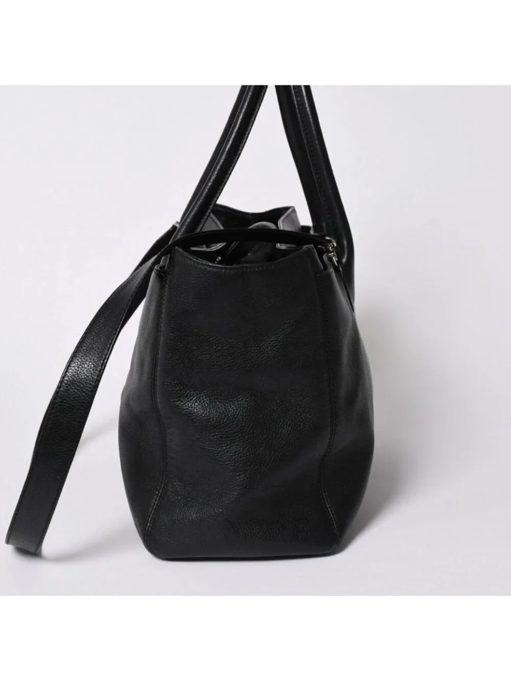 Chanel Executive Tote Bag Medium CC Logo Caviar Leather Black
